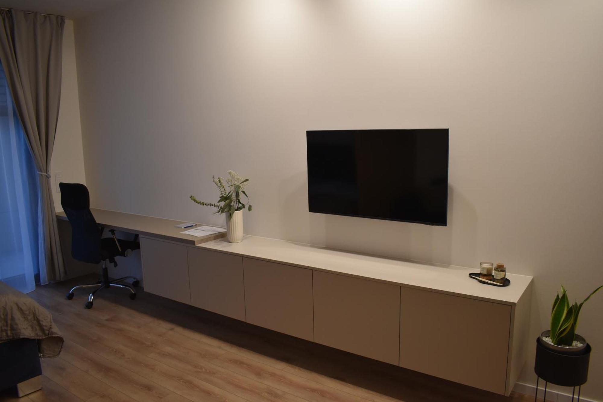 Elegant Near Downtown Apartment